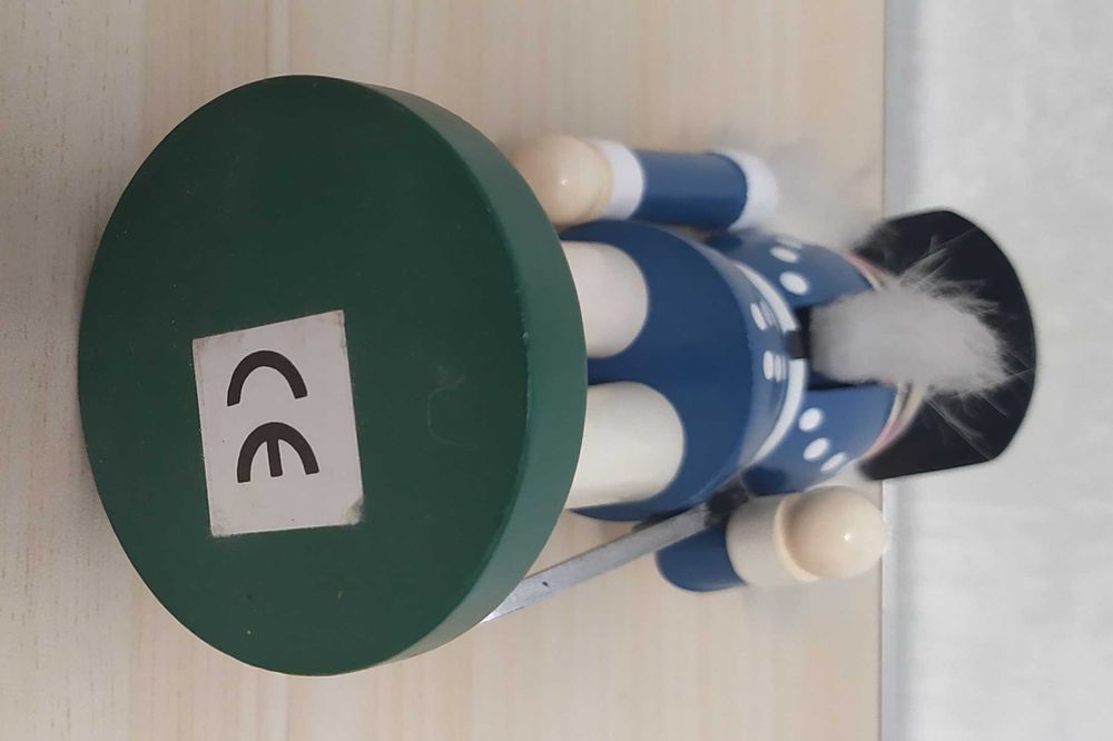 Щелкунчик (Лускунчик) деревянный из Європи