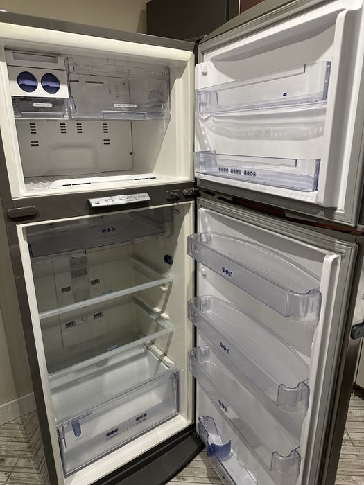 Холодильник Whirlpool ARC 4138IX