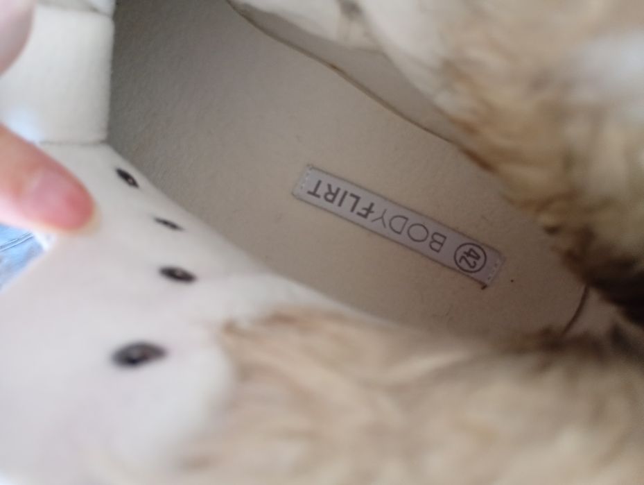 Botki damskie lakierowane 42