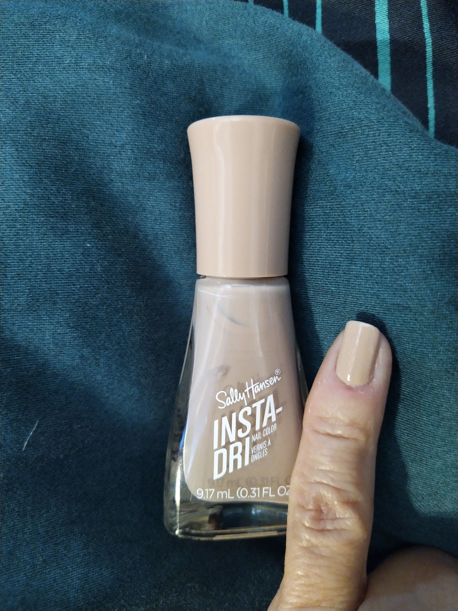 Lakier do paznokci Sally Hansen nr 133 taupe priority