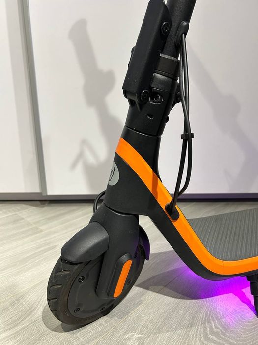 Продам электросамокат бу