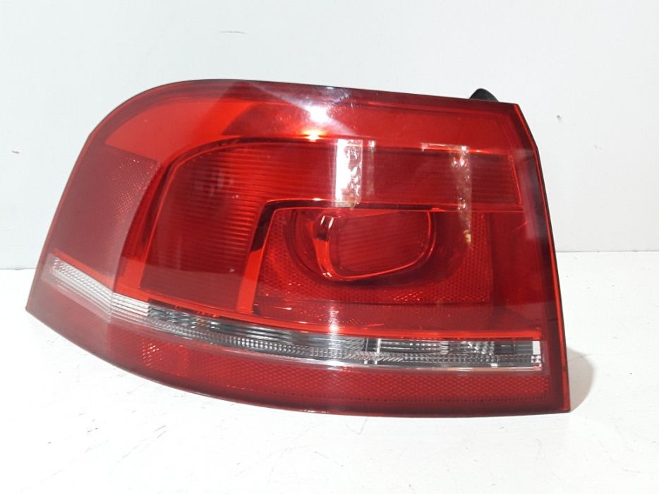 Стоп Фанар Volkswagen Passat B7 L+R 3AF945096 C 3AF945095E