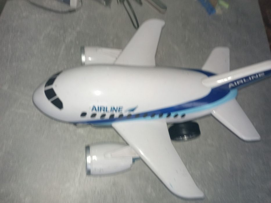 Іграшка літак музичний ( реальні звуки)