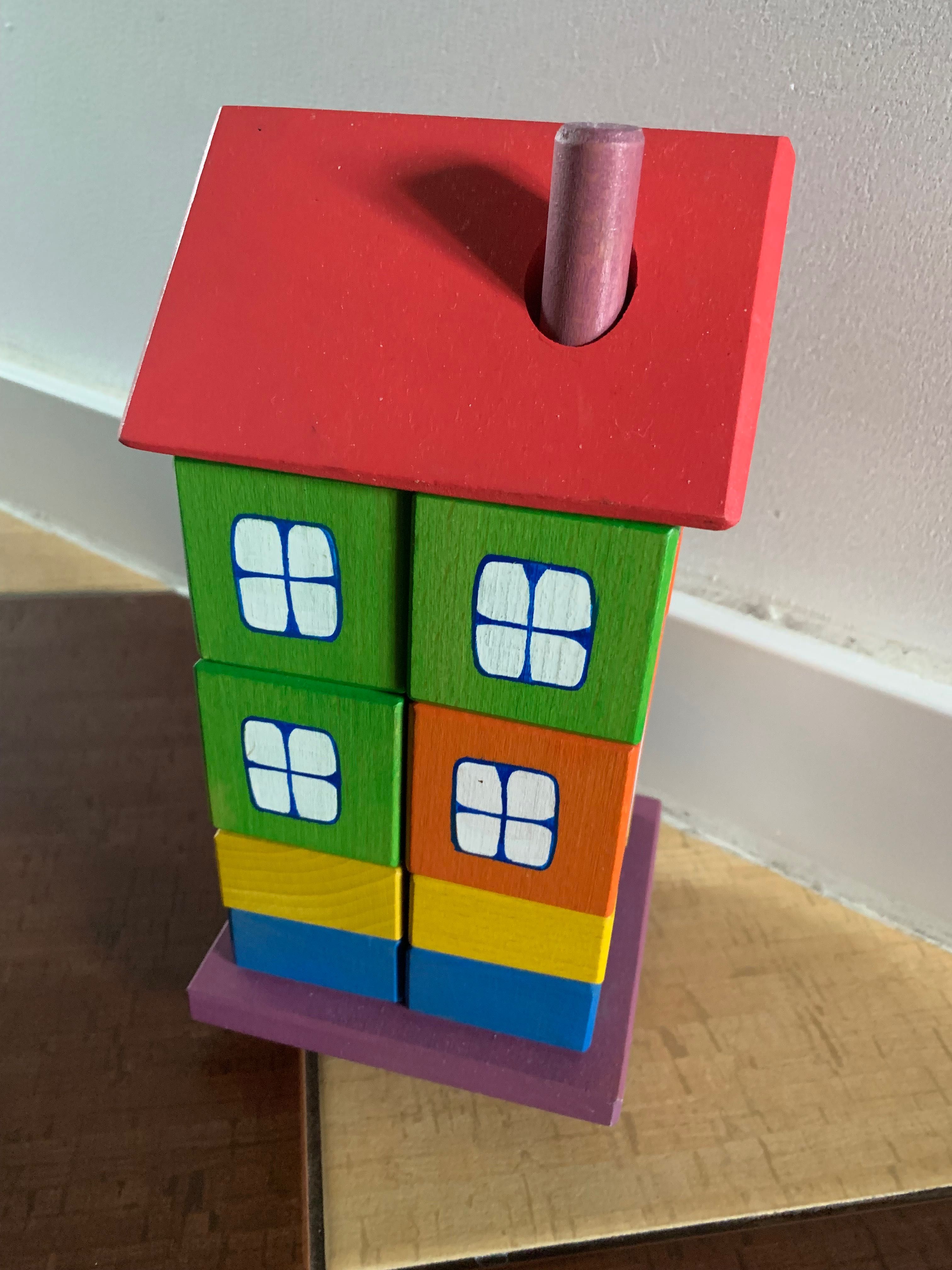 Domek z klocków. Klocki dom Tarnawa Montessori