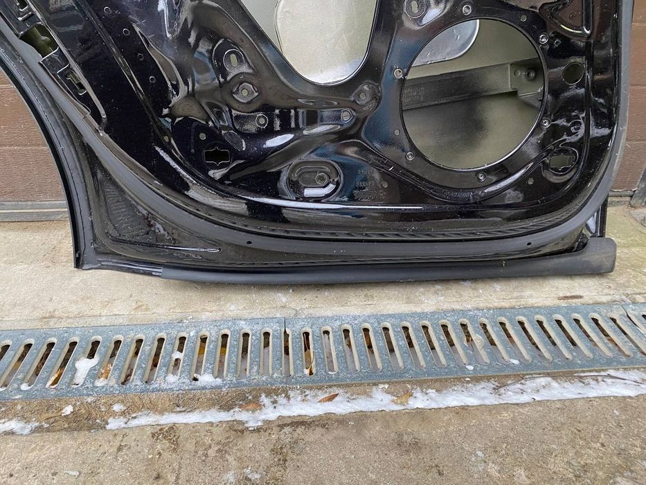 Porsche Taycan двері задні ліві