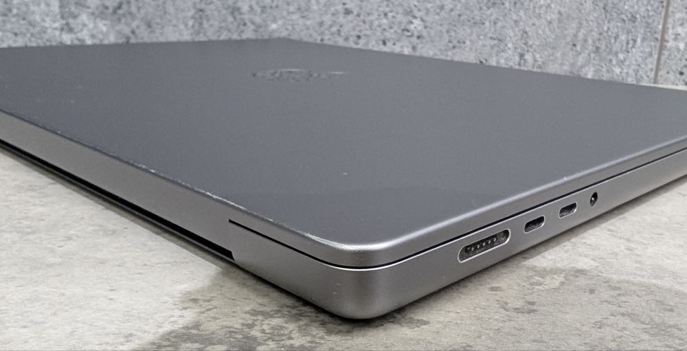 Apple MacBook Pro 16 2021 M1 Pro 16/512Gb Space Gray MK183