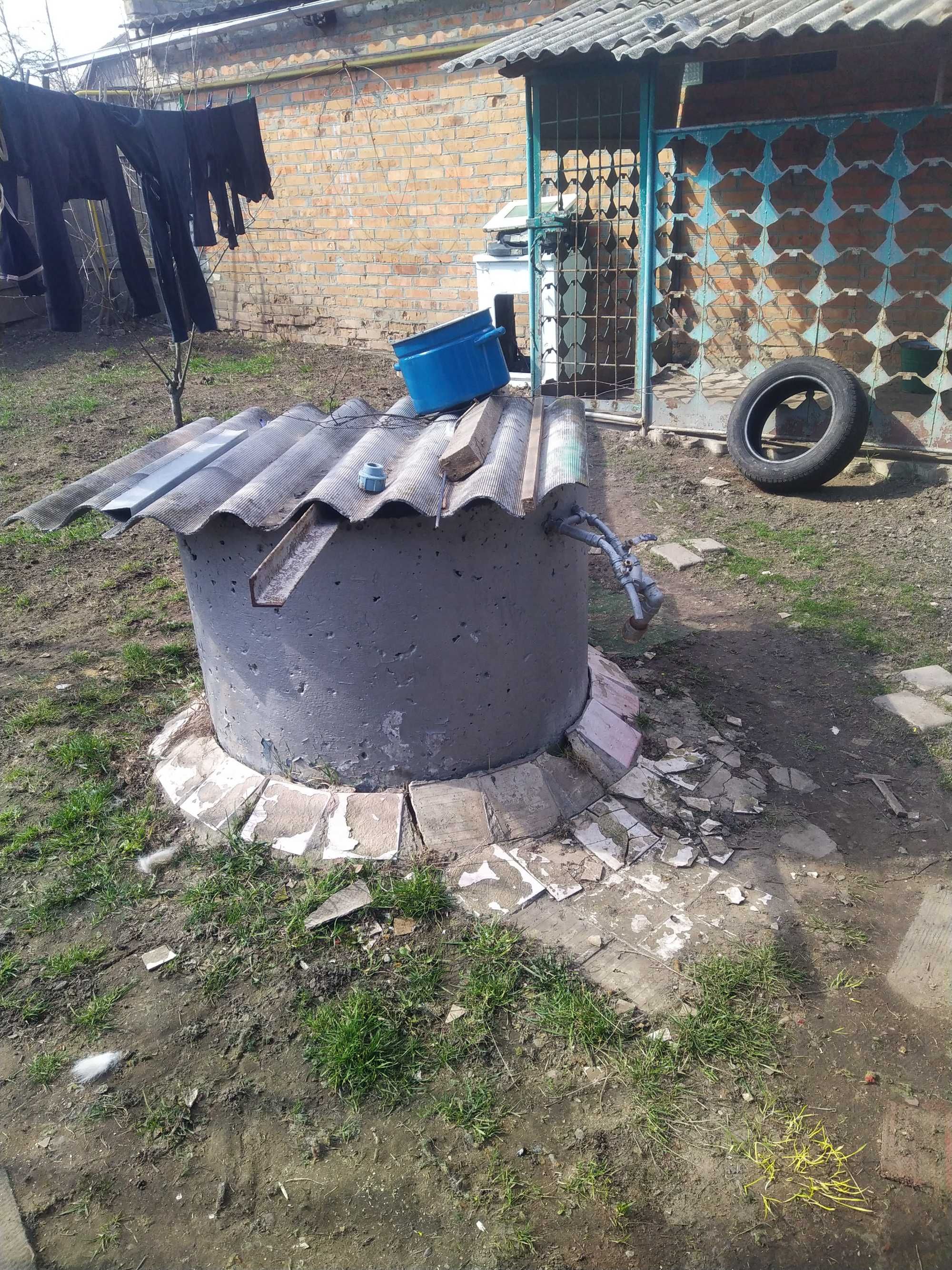 Продам дом в Люботине рядом пруд.