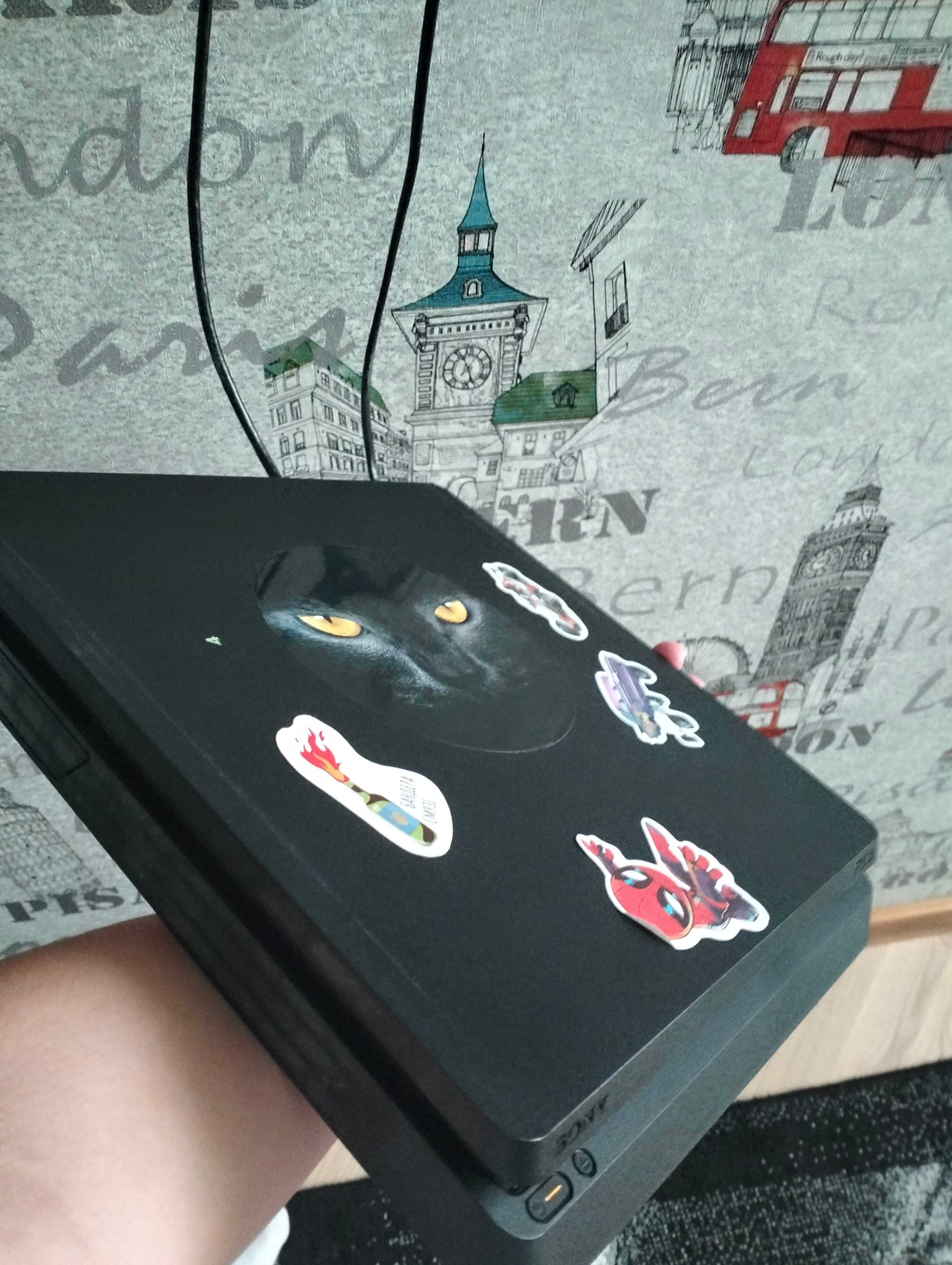 playstation 4 (з тримачем на стіну)