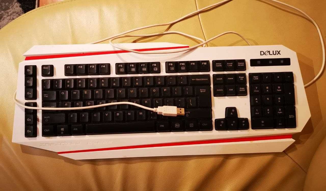 Klawiatura USB Model:K9500 Wired Gaming Keyboard. Stan idealny