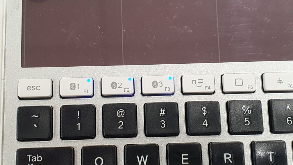 Klawiatura bezprzewodowa Bluetooth Logitech K760 US solarna jak K750
