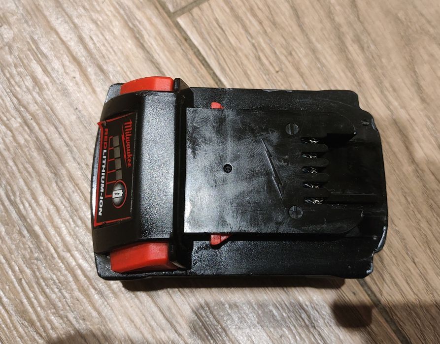 Milwaukee symulator bateria