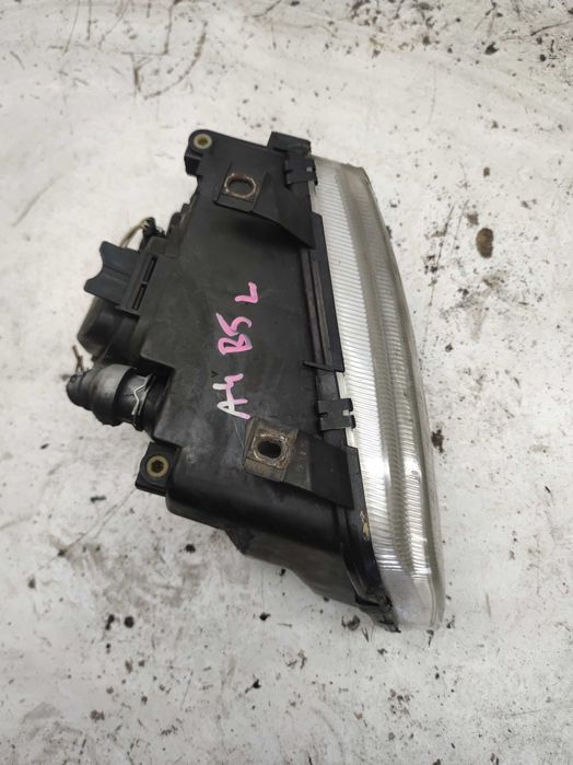 Audi A4 B5 Lampa Przednia Lewa Lewy Przód LP