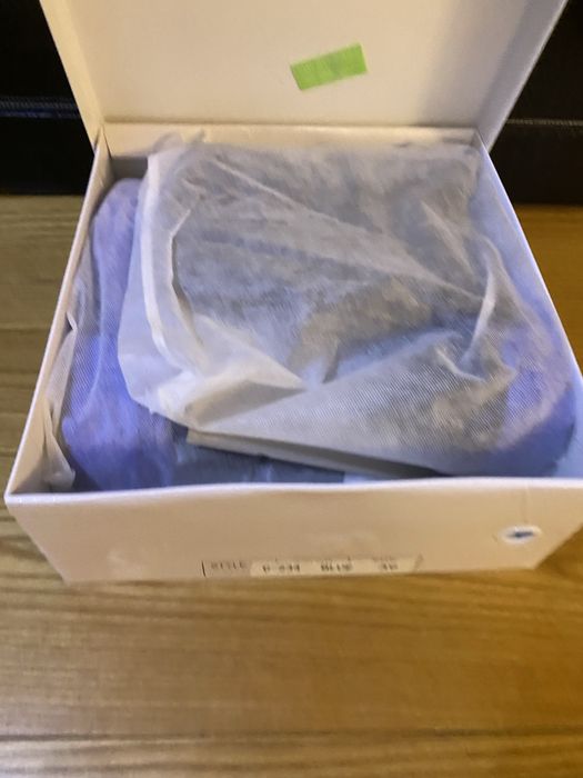 Buty z chabrową podeszwą nowe wysokie kozaki z niebieską podeszwą