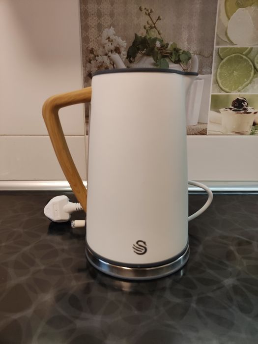 Електричний чайник Swan Nordic 2200 вт, швидке закіпання, інтер'єрний