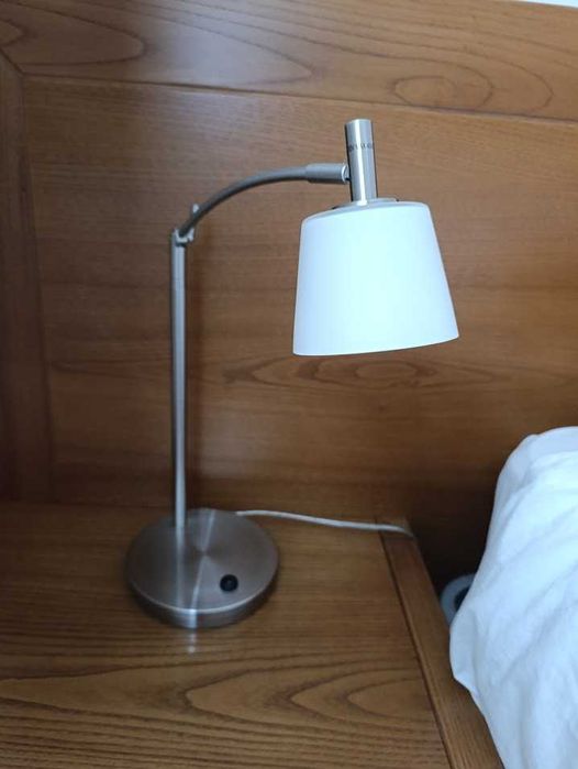 Candeeiros de mesa marca Eglo