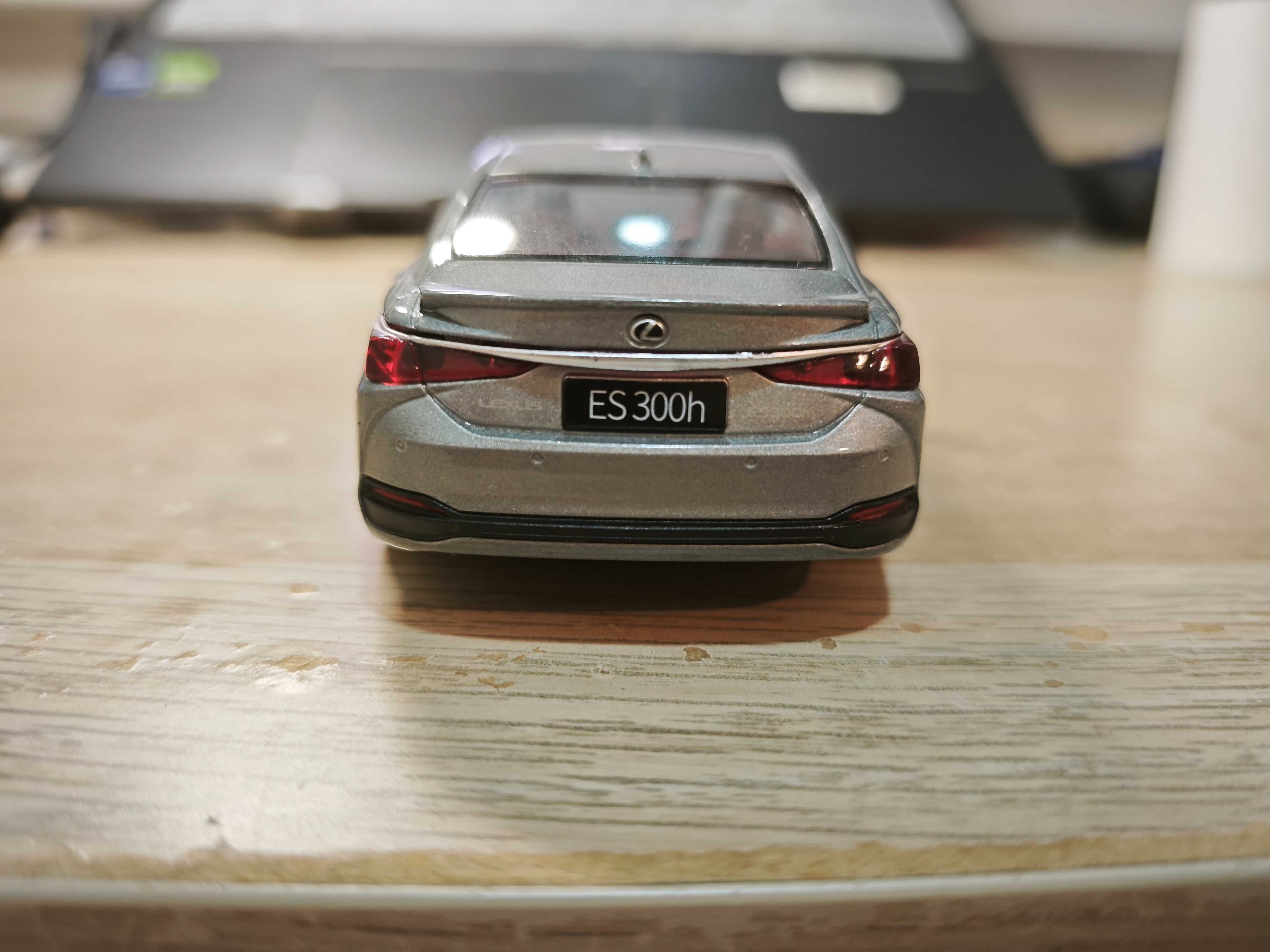 miniatura 1/35 Lexus ES300h