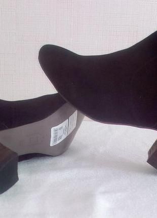 Новые замшевые ботинки , разм 38