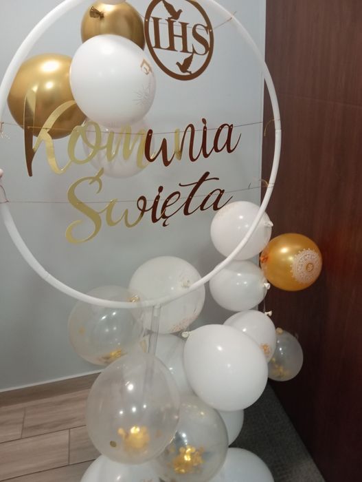 Ozdoby na komunię, stelaż,balony pokrowiec na krzesło
