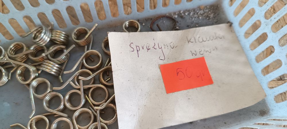 Fiat 126p spręzyna klamki wewnętrznej nowa oryginalna