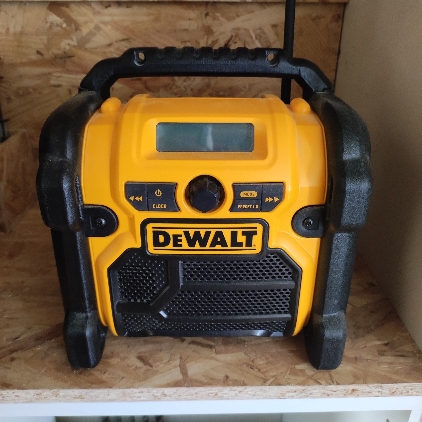 Dewalt rádio 18v