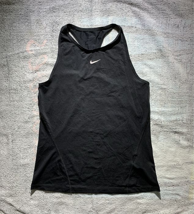 Жіноча майка Nike Dri-Fit