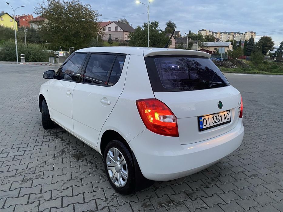 Оренда прокат Skoda Fabia 1,4 бензин 450 грн