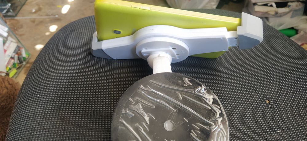 Тримач для планшета або навігатора 7"-10" в машину