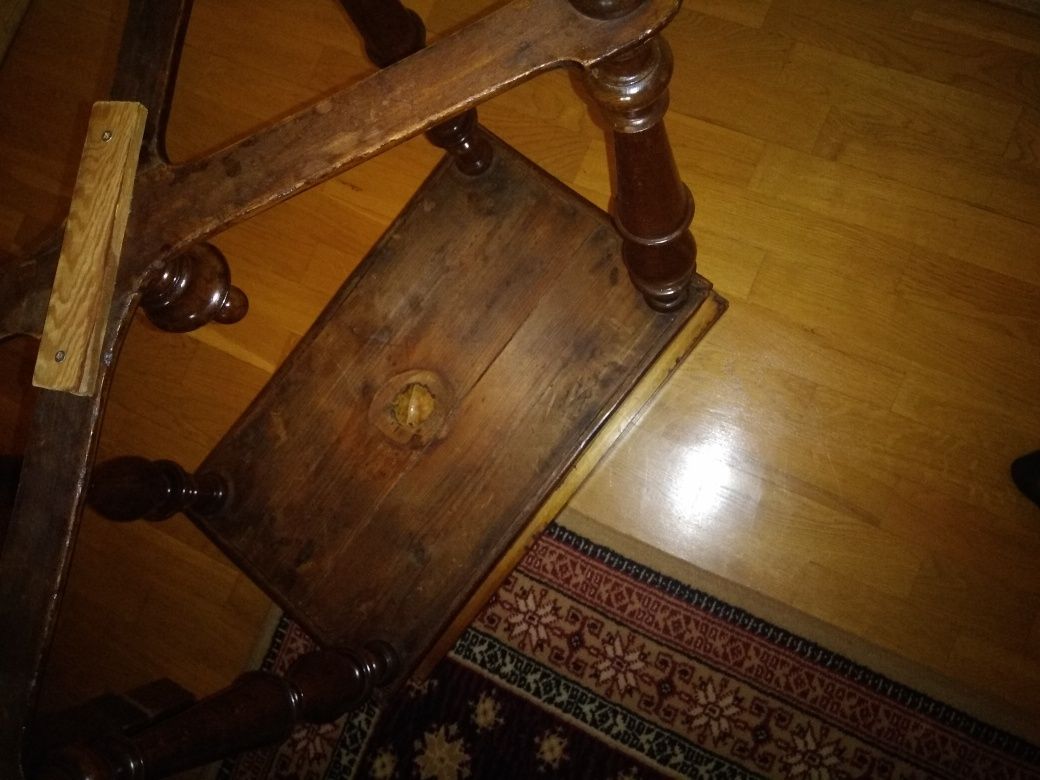 Stolik eklektyczny