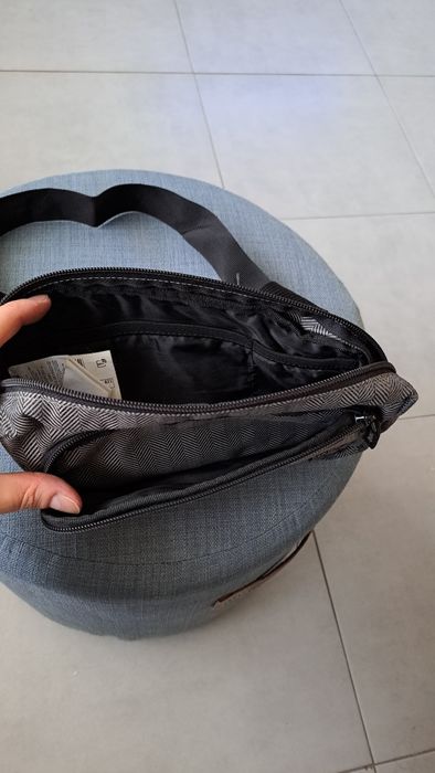 Bolsa cintura cinzenta