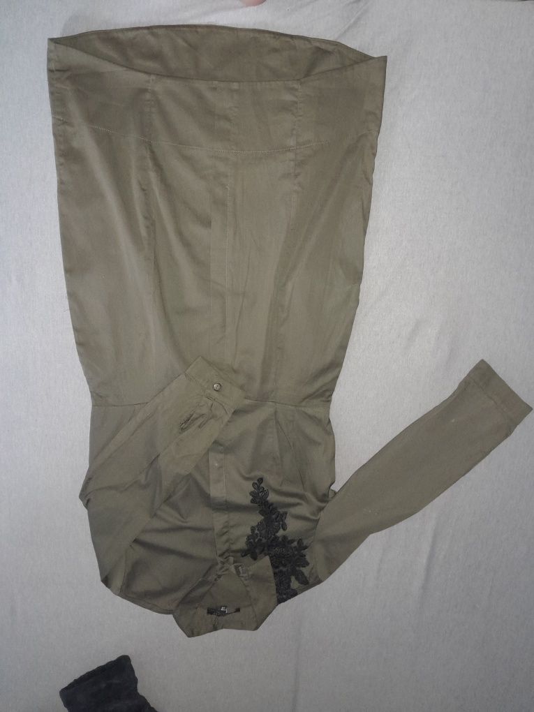 Sukienka khaki Reserved