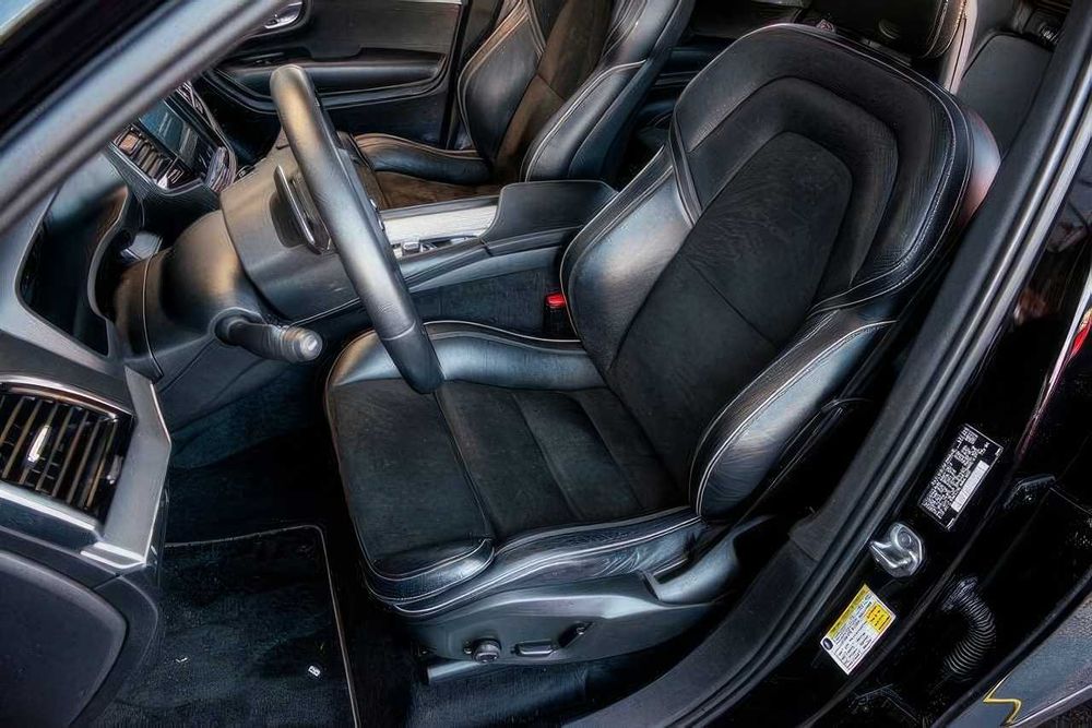 Volvo XC90 T6 R-Design      2018