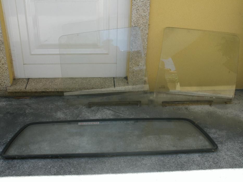 vendo para brise de traz e 2 vidros de portas de traz