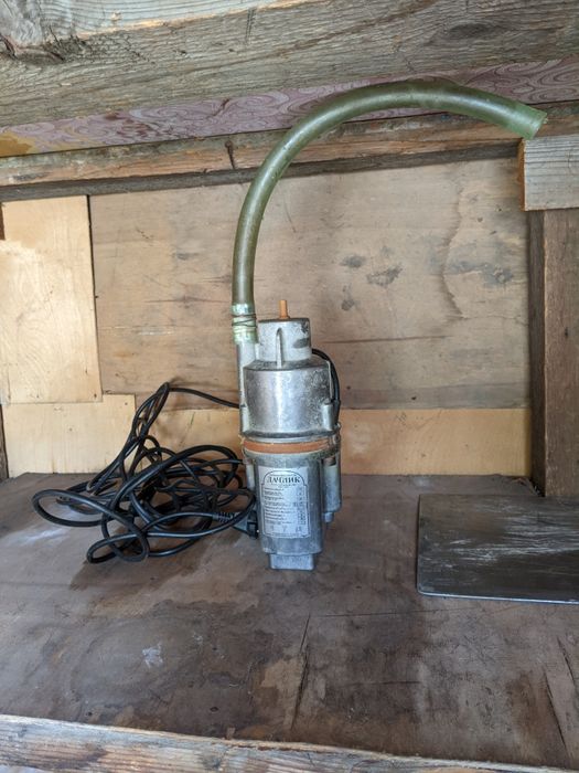 Водяной насос вибрационный Дачник