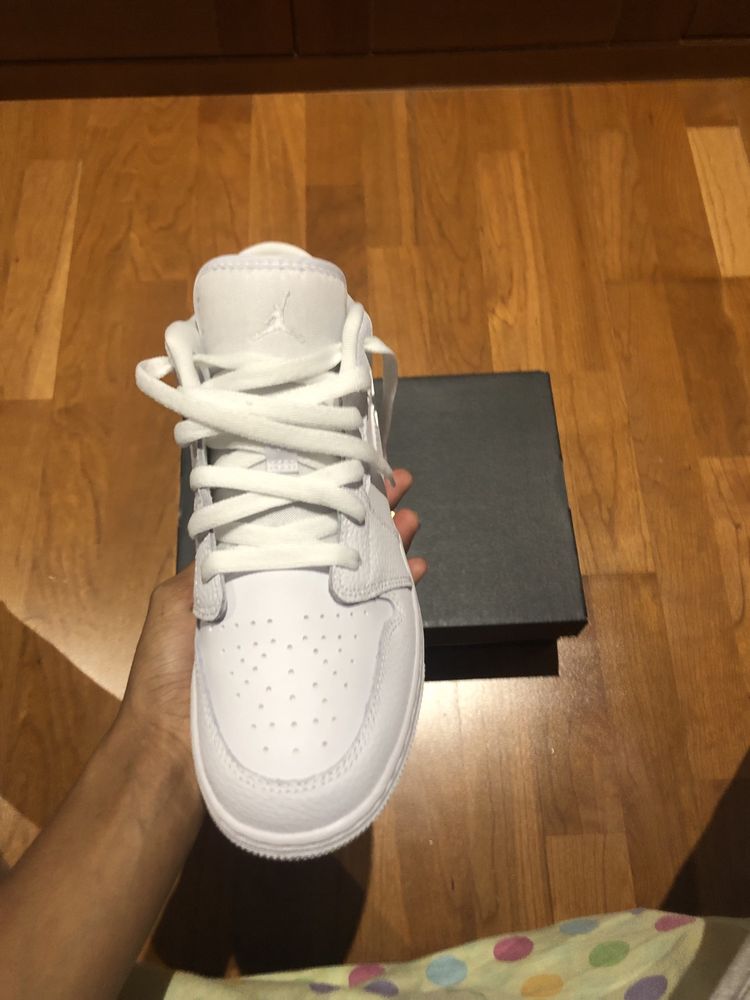 Jordan 1 Low Triple White