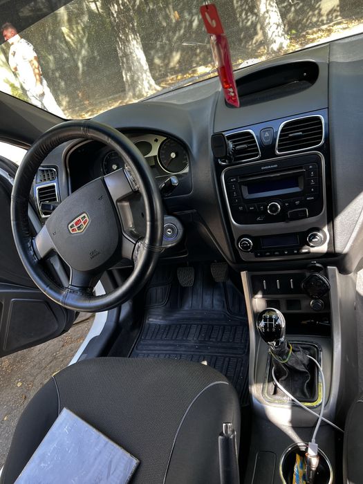 Geely Сімейне авто в хорошому стані