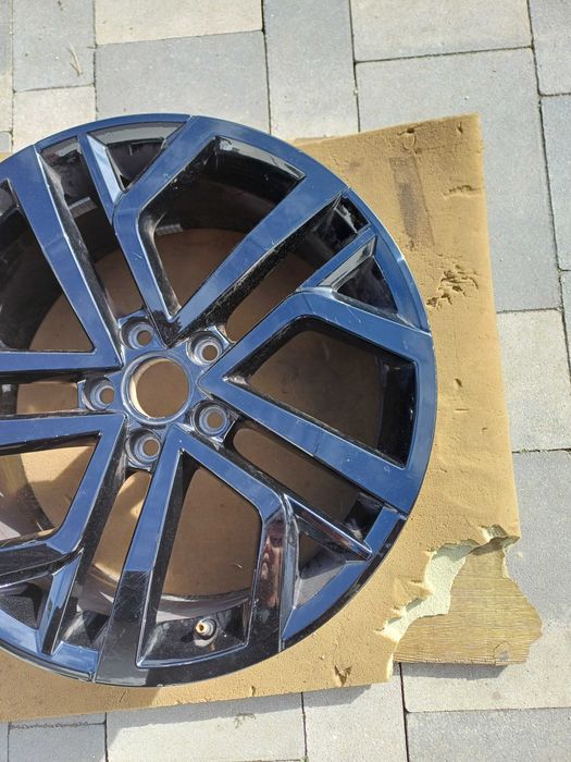 felga vw golf 8 VIII 7,5jx18 et45 5x112 model 5h0601.025k