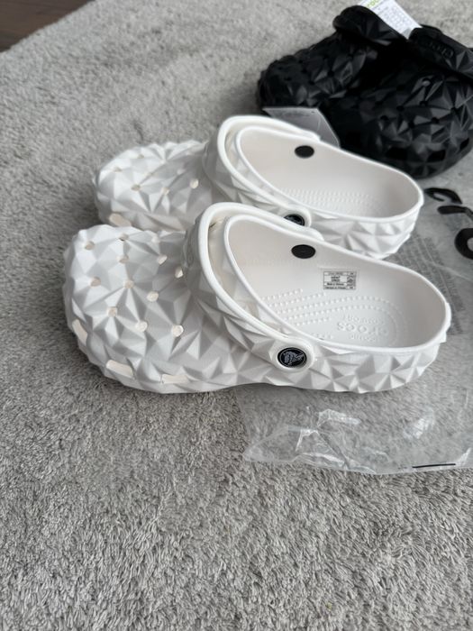 Crocs M5W7 Classic Geometric Clog М5 36-37 білі чорні