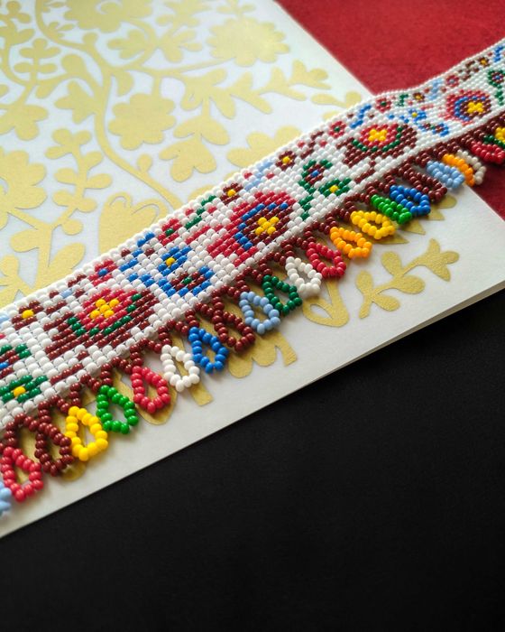 Стрічковий ґердан на шию з підвісками