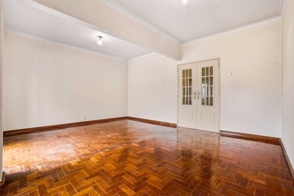 Apartamento t3 - Linda a Velha - 1º Andar sem Elevador