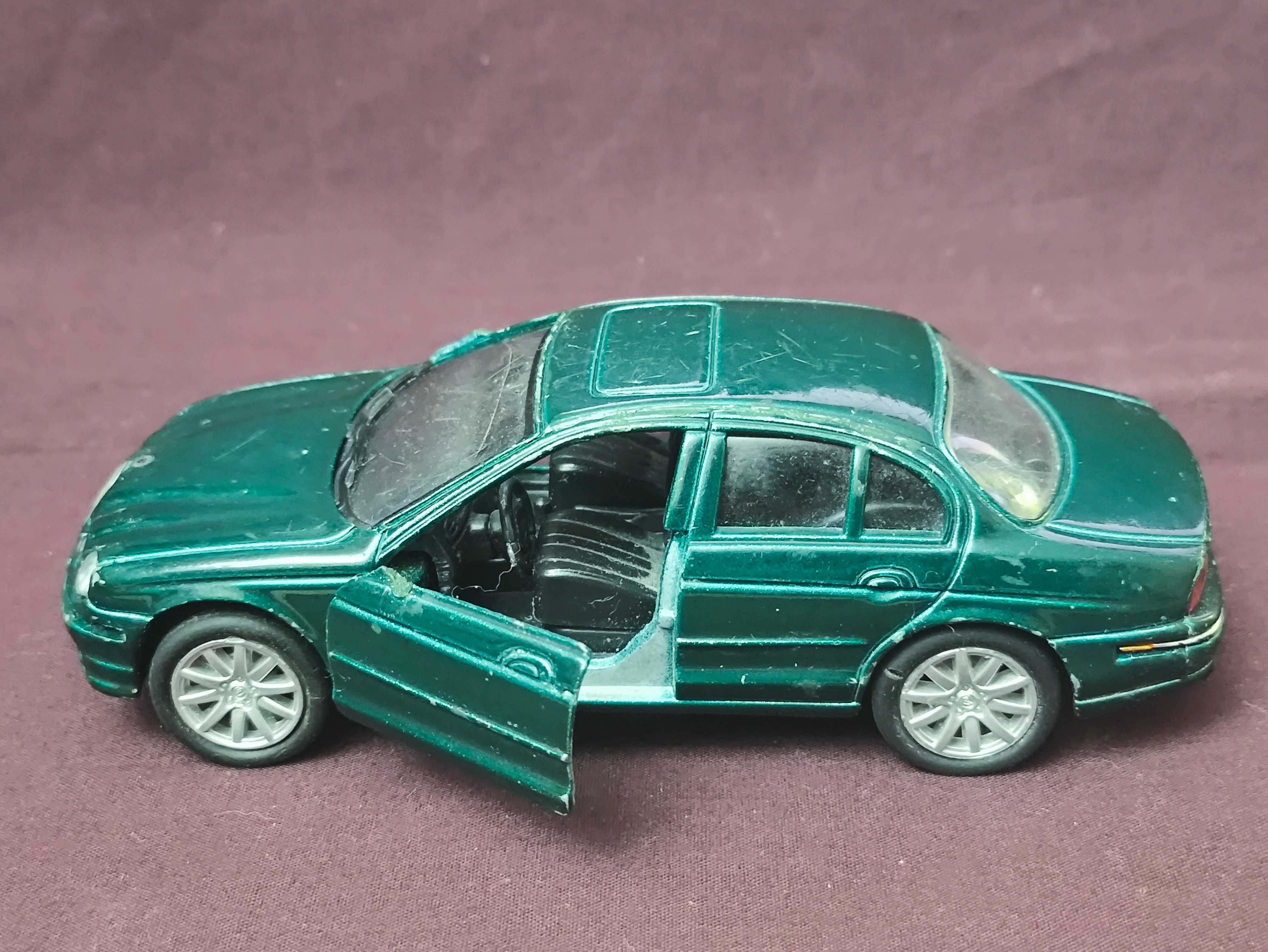 Машинка инерционная Jaguar S-TYPE 1:43 Welly