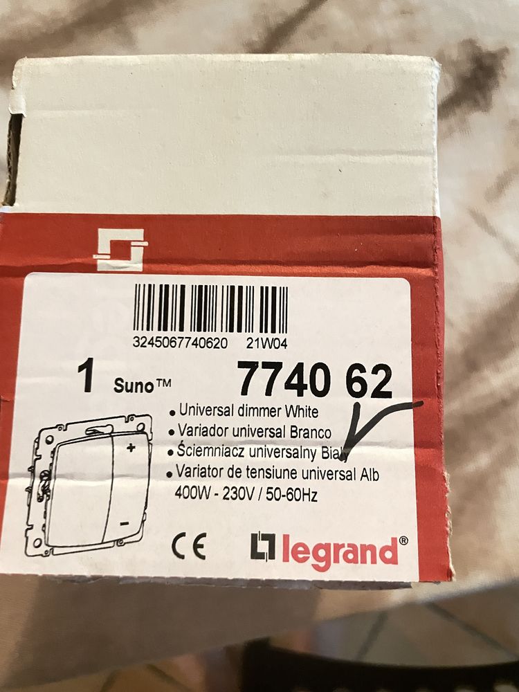 Duas tomadas novas