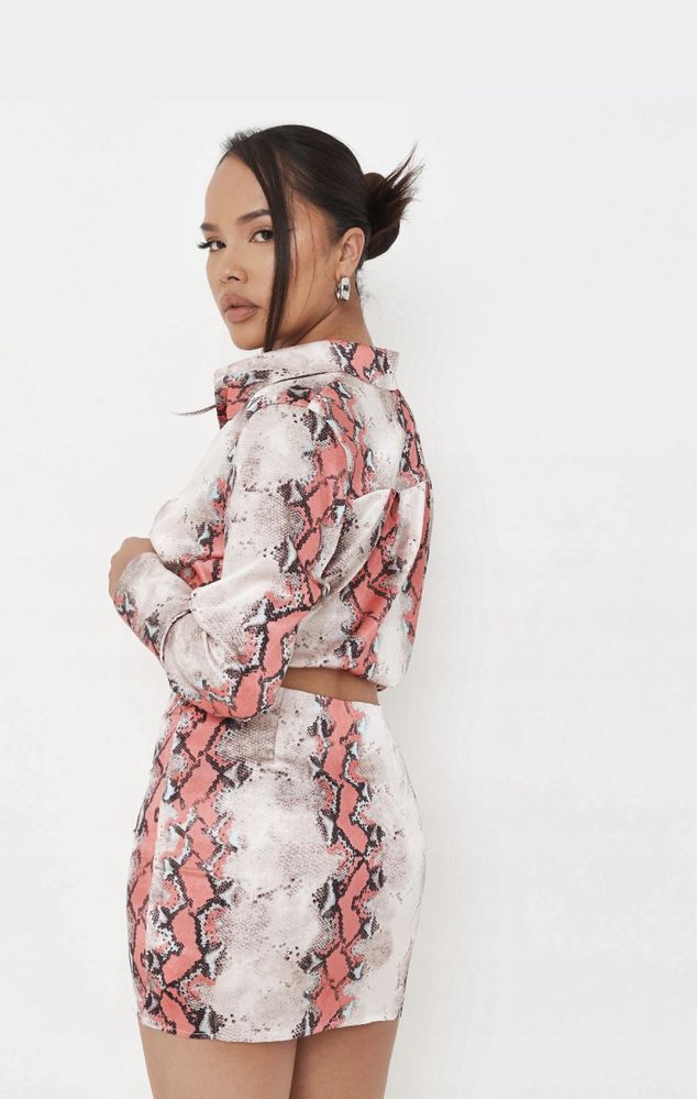 Wężówa spódniczka mini satyna Missguided 40