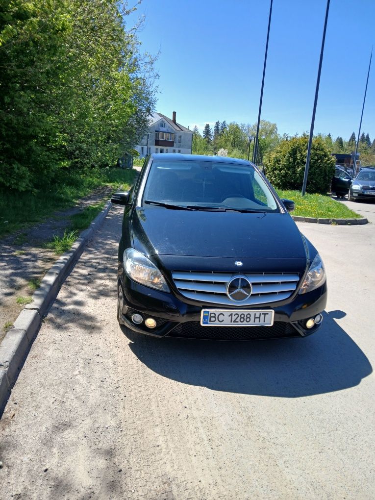 Мерседес-Автомат 2012р. B180 w246 Дизель..