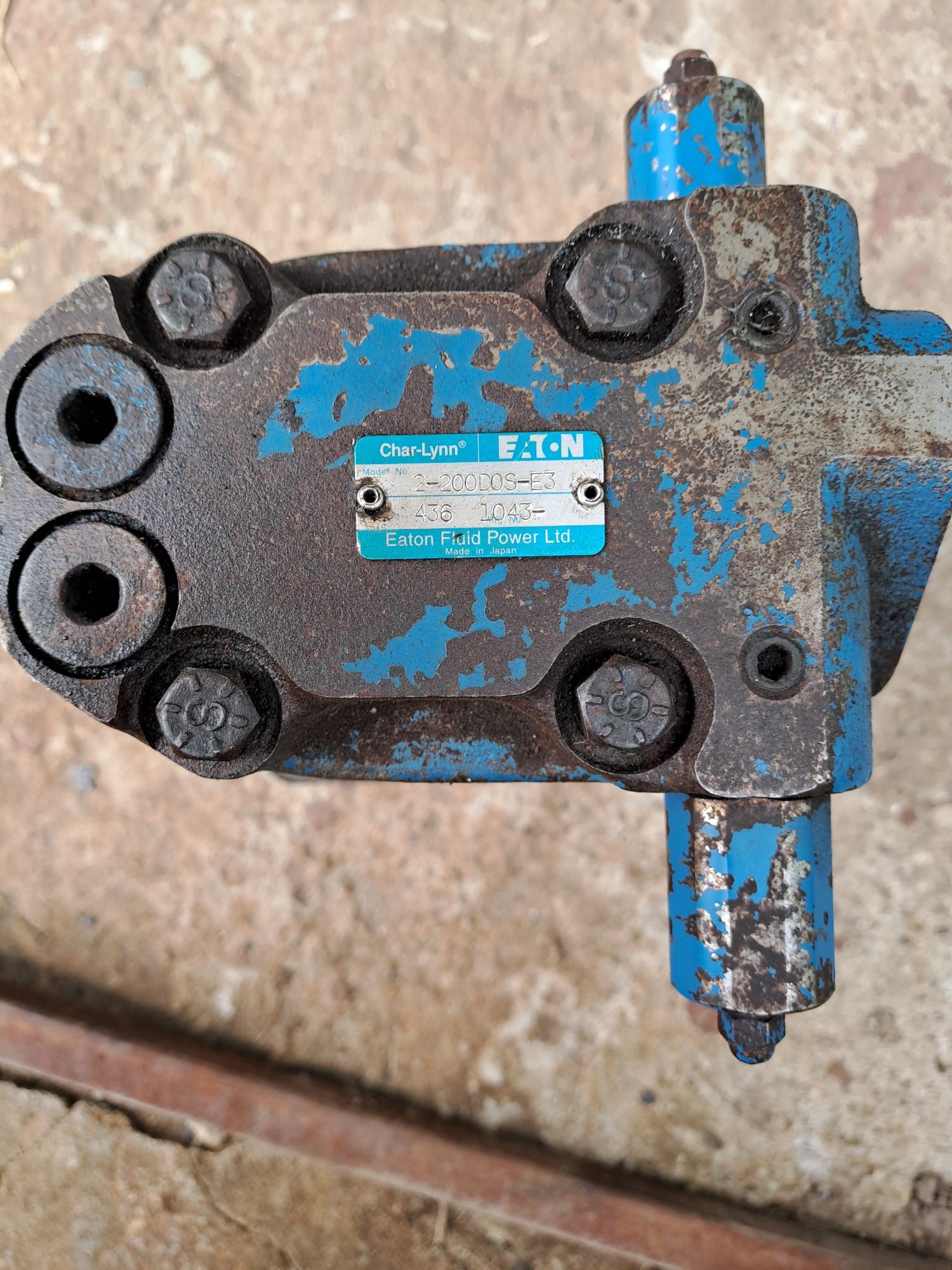 Silnik Reduktor obrotu komatsu pc20r