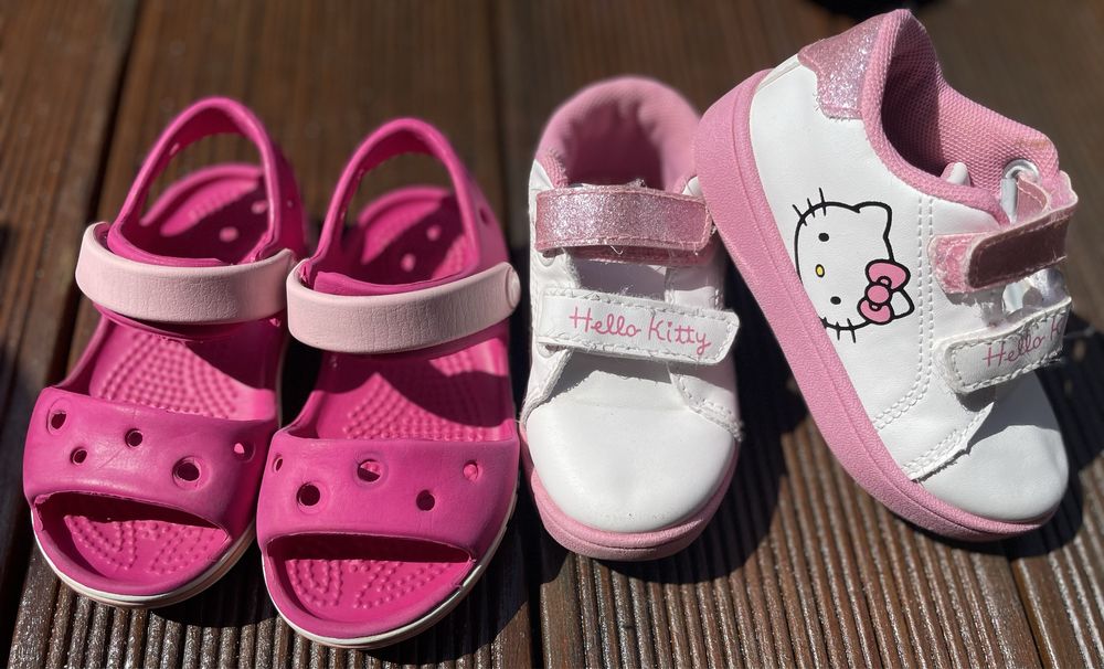 Sandaly crocs różowe 22/23, C6 oraz buty Disney hello kitty