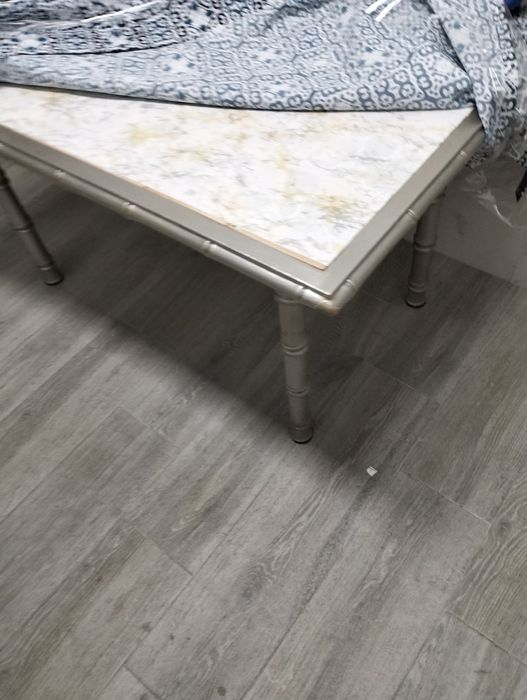 Mesa de cozinha em madeira