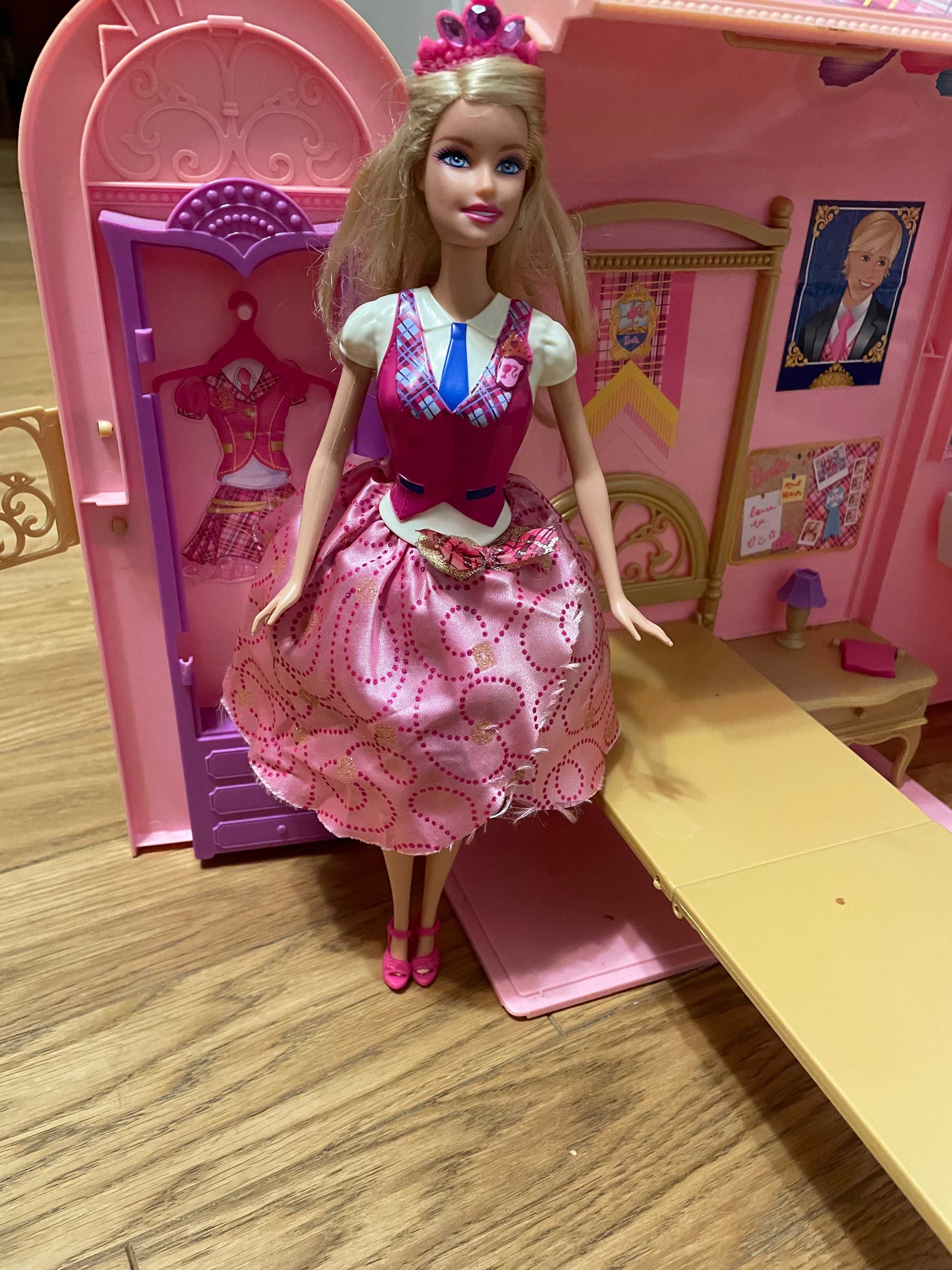 Szkolny domek Barbie plus Barbi i Ken gratis