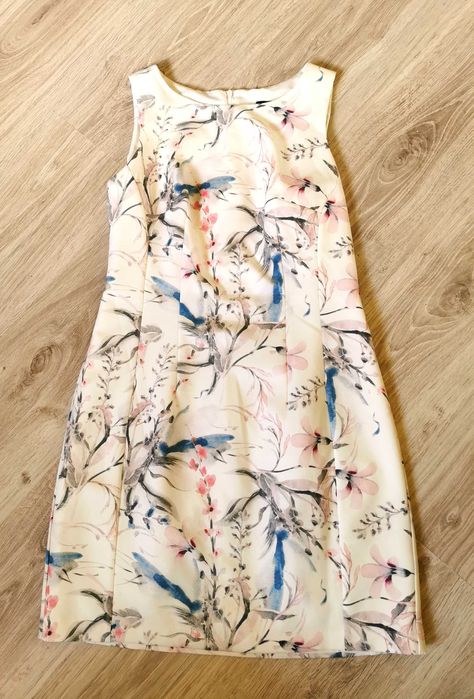 Sukienka elegancka, kwiaty 38