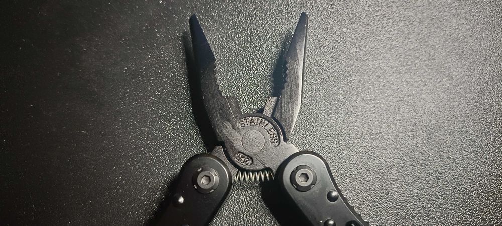 Szczypce wielofunkcyjne, narzędzie składane, kieszonkowe, czarne
