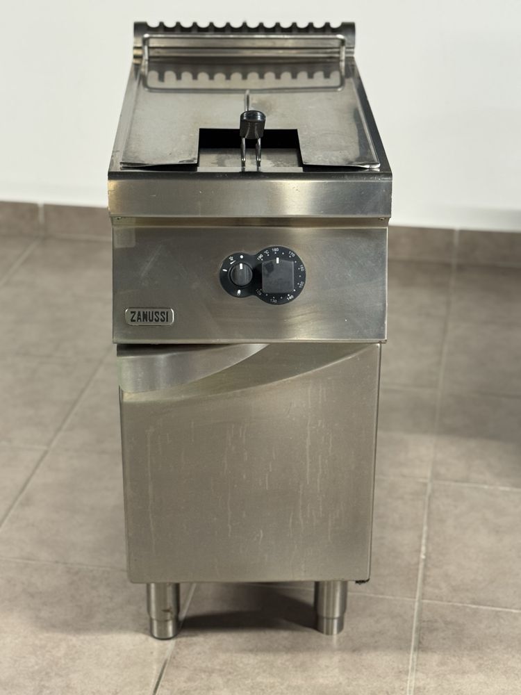 Fritadeira de cozinha industrial zanussi